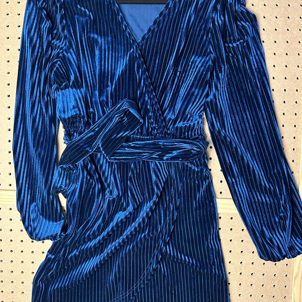 Elegant Blue Velvet Wrap Dress